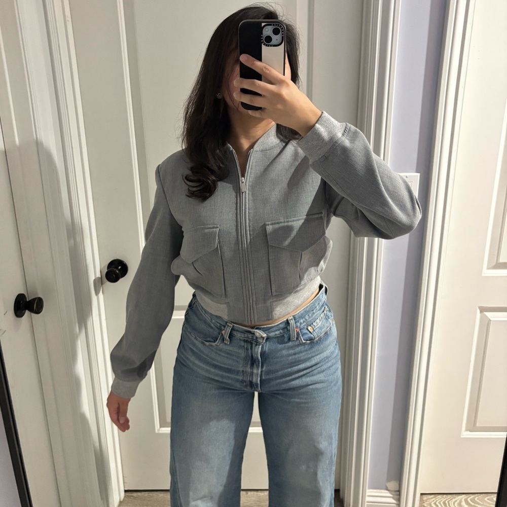 Babaton Aritzia Grey Cropped Zip Utility Jacket Size S